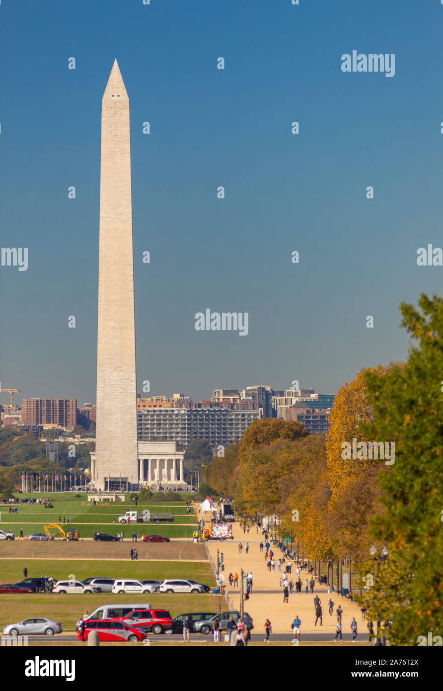 WASHINGTON, DC, USA - Le National Mall. Washington Monument à distance. Banque D'Images