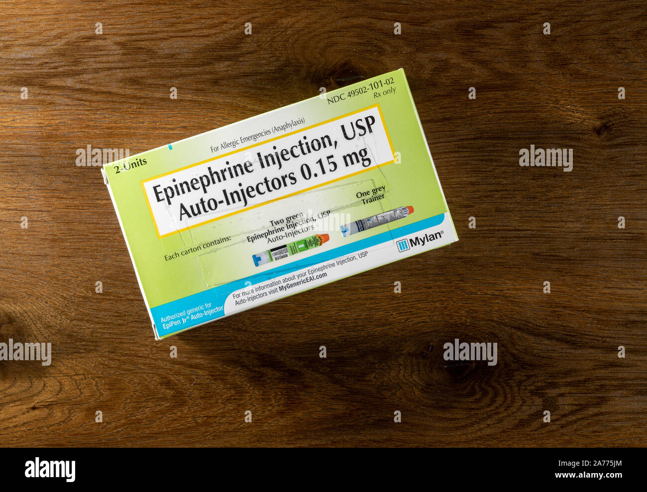 Morgantown, WV - 30 octobre 2019 : Prescription fort pour deux Epipen junior pour l'anaphylaxie chez les enfants et les bébés Banque D'Images