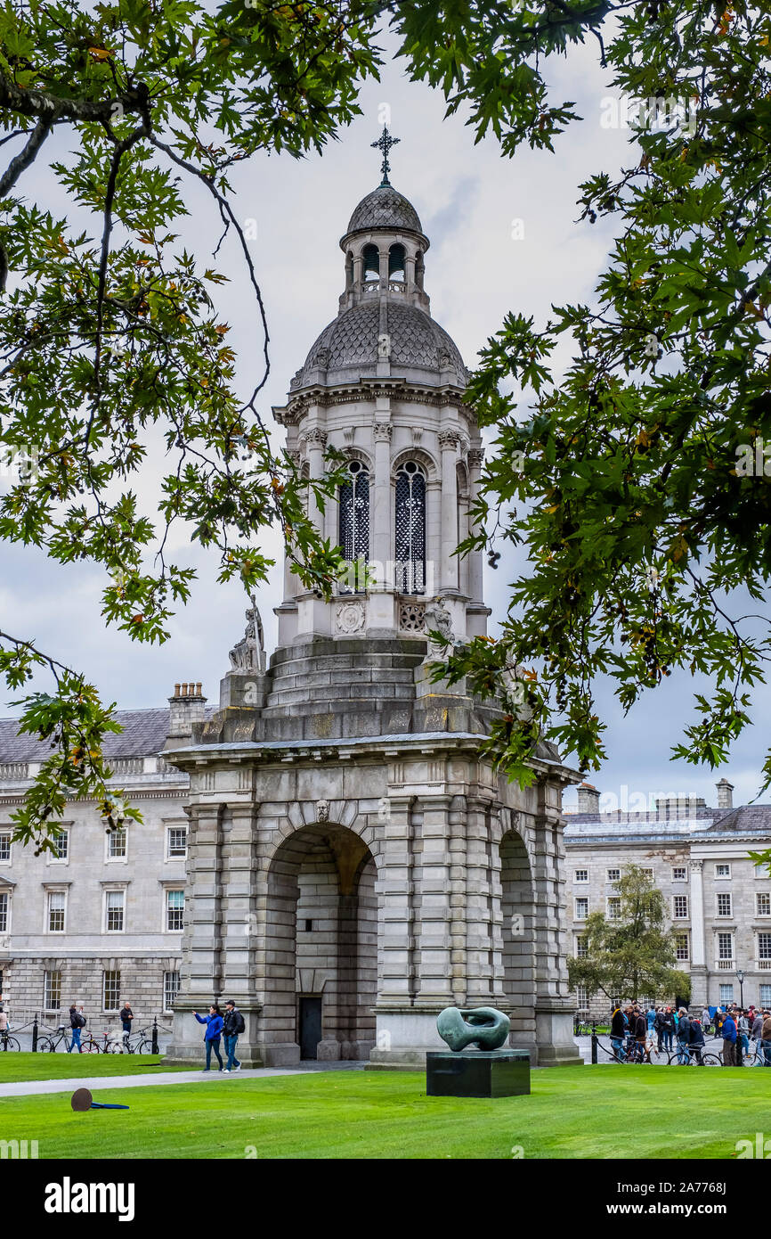 Library Square, à Trinity College, Dublin, Irlande Banque D'Images