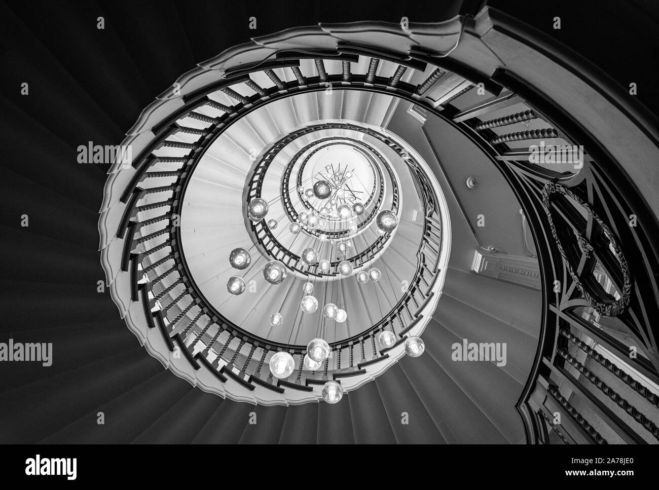 L'escalier en spirale à Heal's Department Store à Londres, Angleterre Banque D'Images