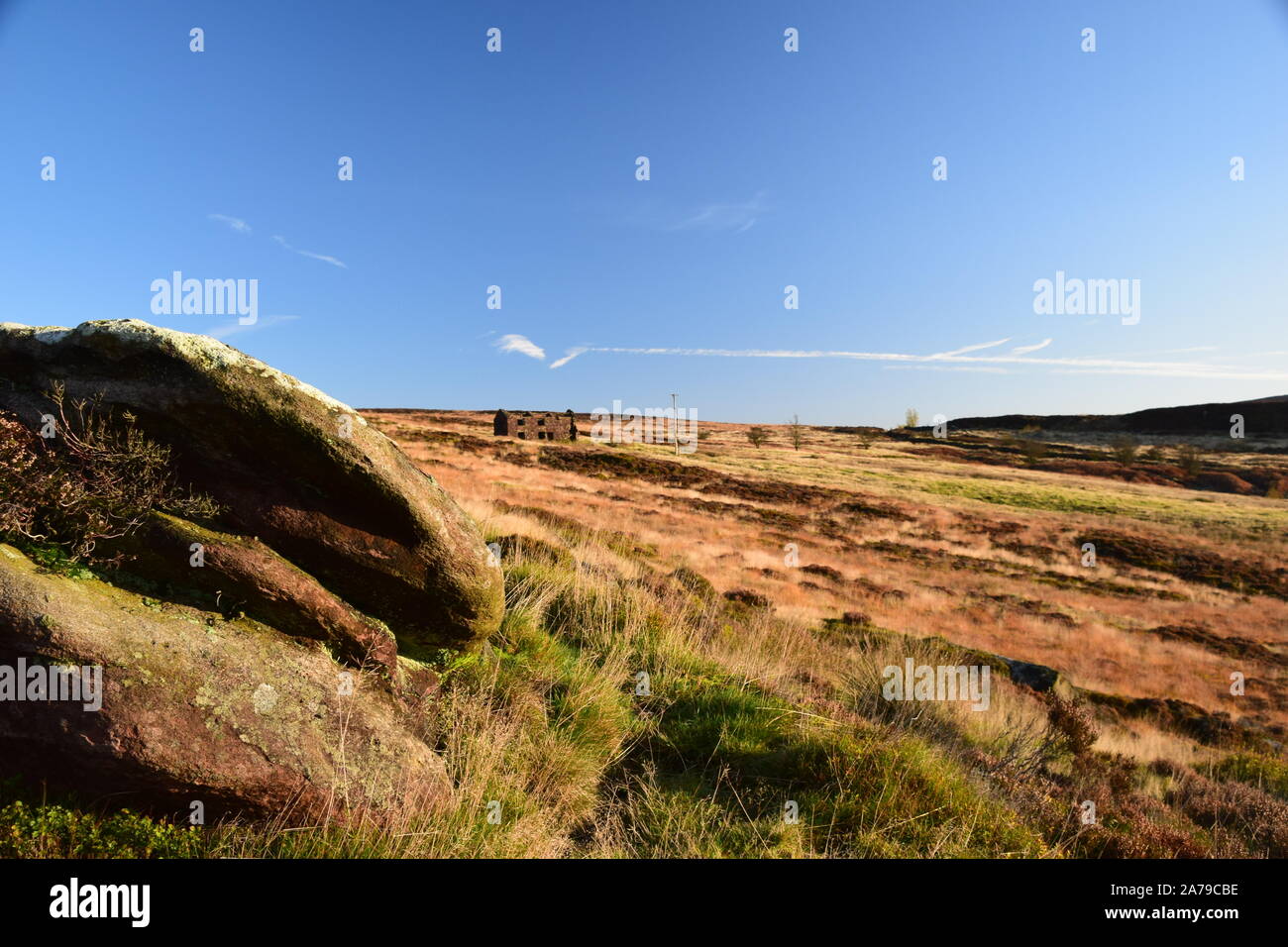 Grand ciel pays au-dessus des rochers de cafards de staffordshire Banque D'Images