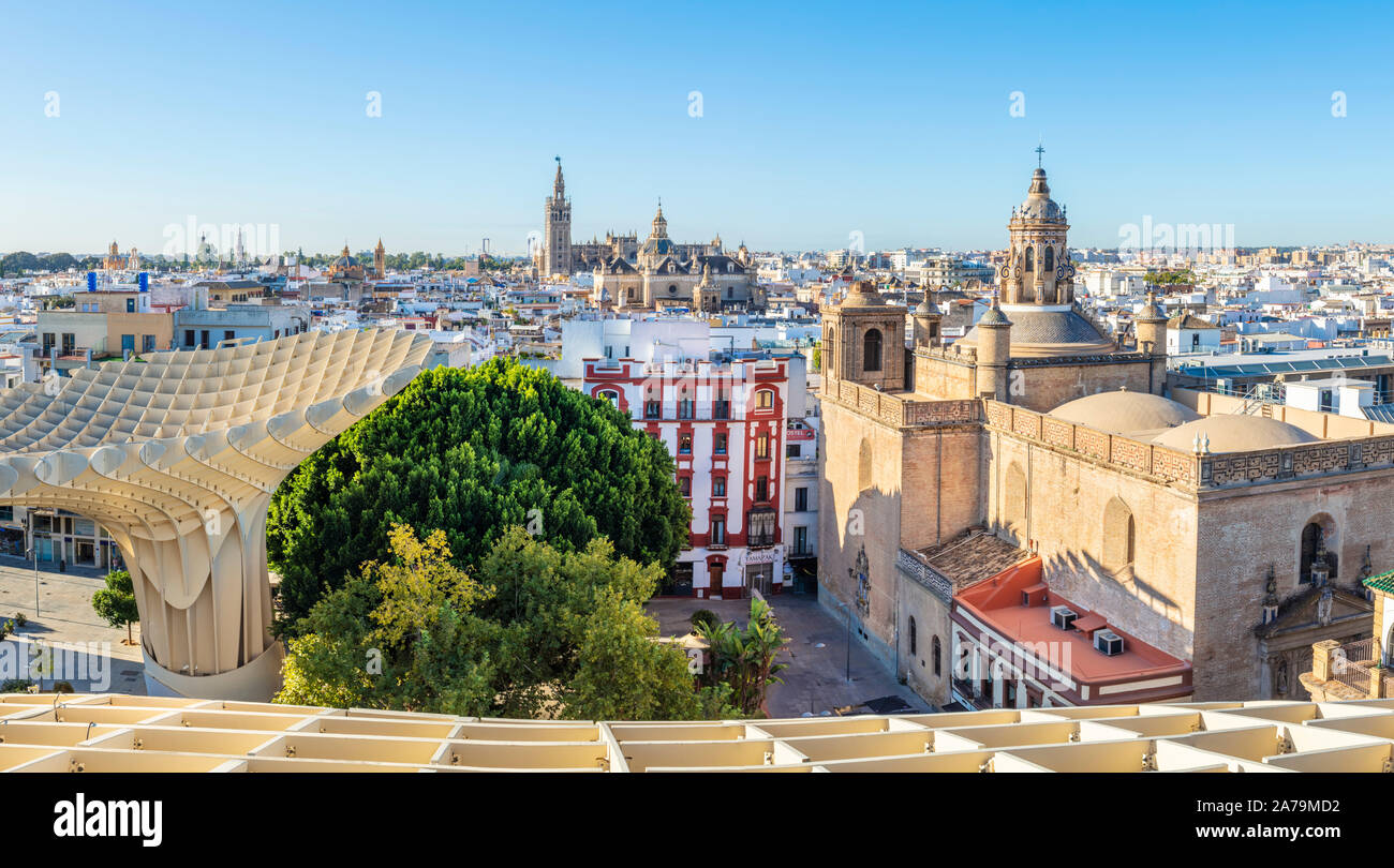 Vue sur l'horizon de Séville la cathédrale de Séville et toits de la