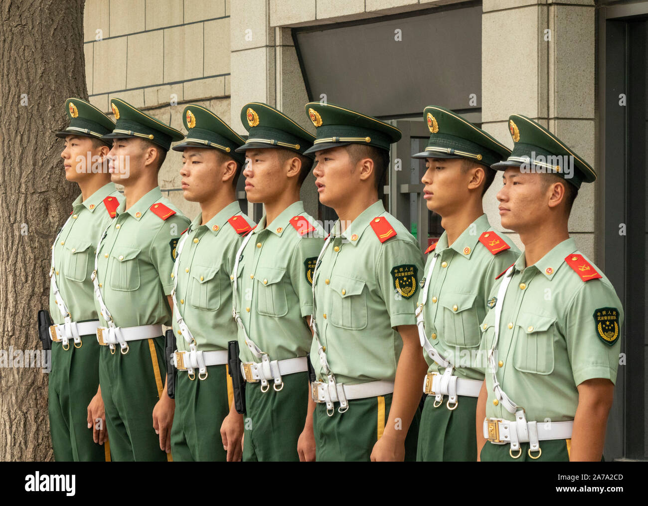 La police militaire en service à la place Tiananmen, Pékin, Chine Banque D'Images