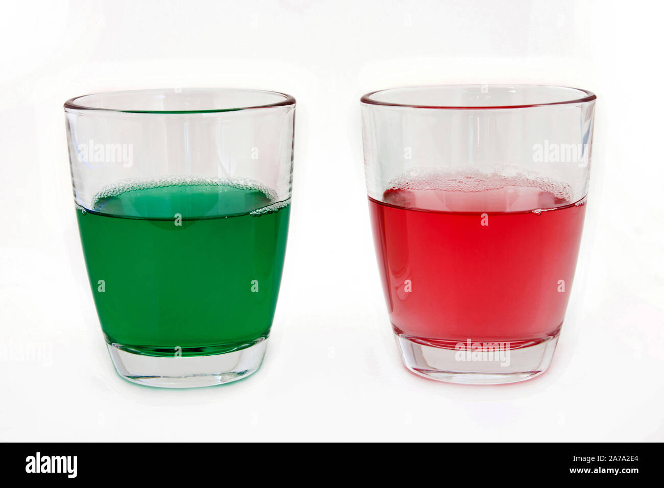 Verre à moitié plein ou vide concept Banque D'Images