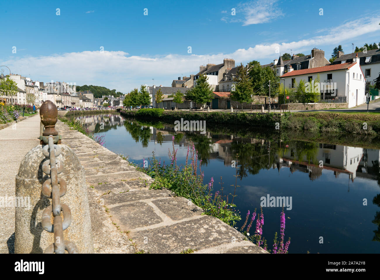 Quimperle, Finistère / France - 24 août 2019 : la rivière Laita et smalltown de Quimperle dans le sud de la Bretagne Banque D'Images