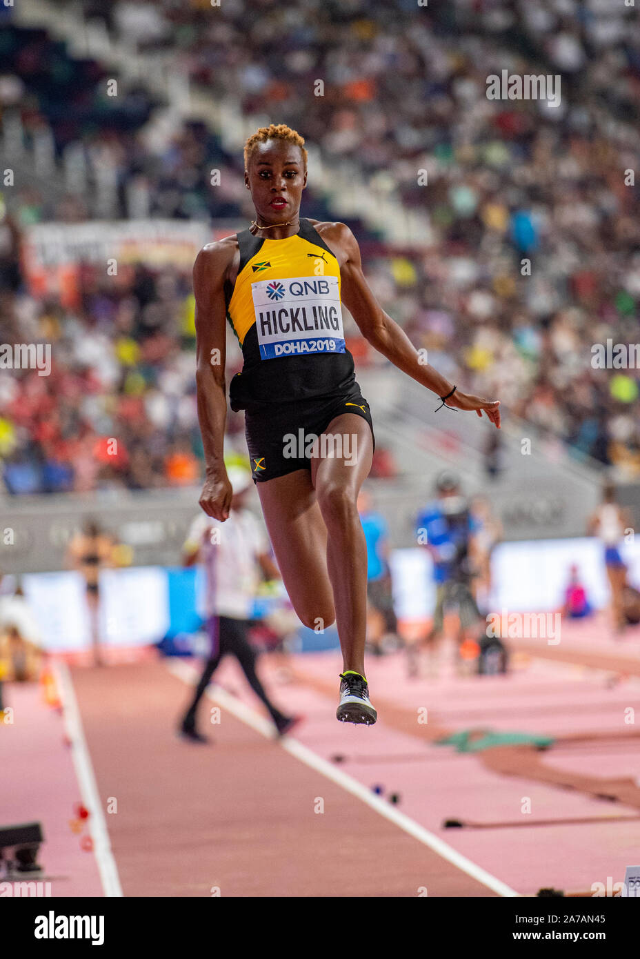 DOHA - QATAR OCT 5 : Tissanna Hickling de la Jamaïque en compétition dans le saut de qualification au jour 9 de la 17e Championnat du monde d'athlétisme de l'IAAF Banque D'Images