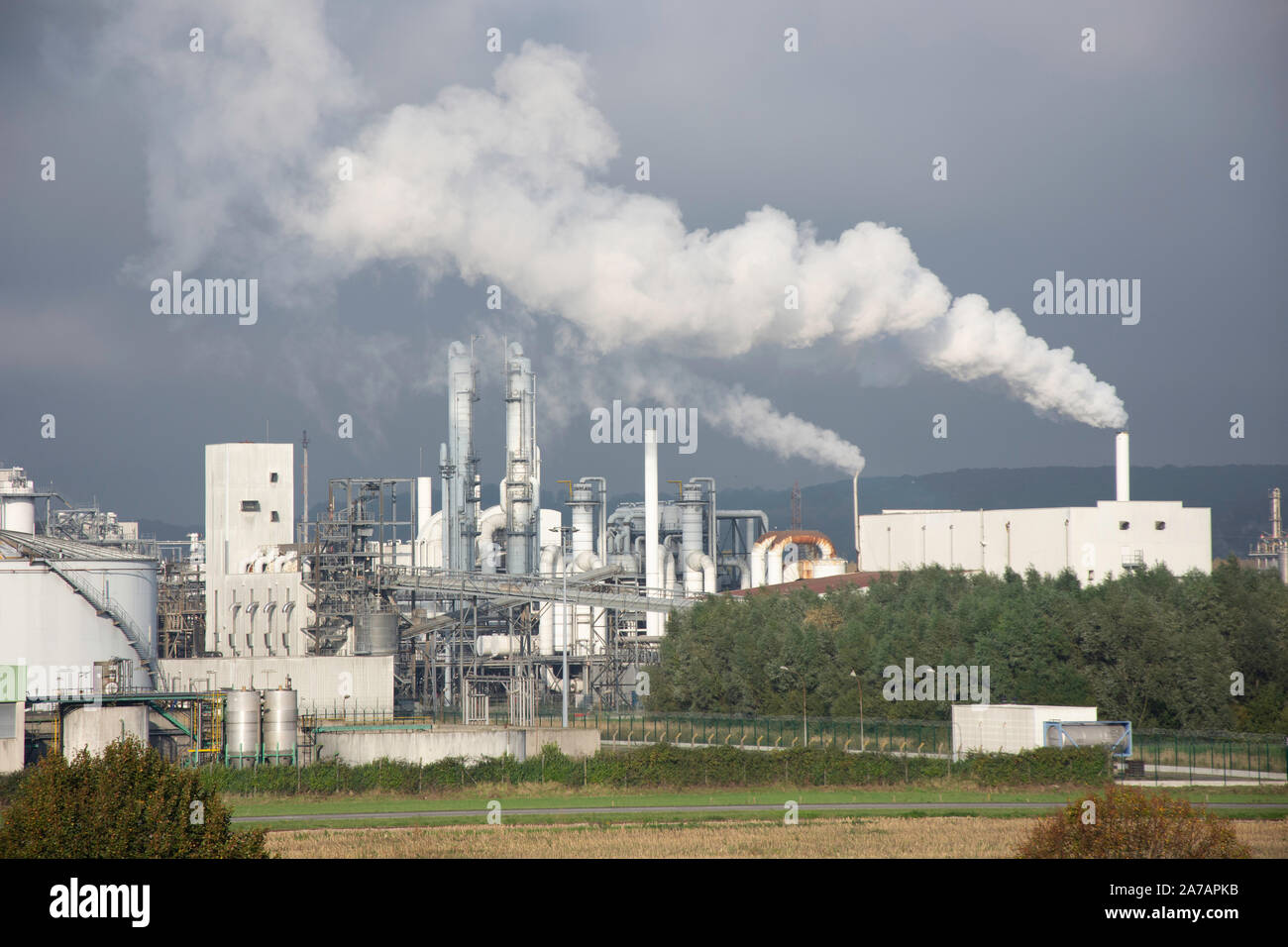Les raffineries de pétrole, Route industrielle et portuaire de Radicatel Lillebonne, Normandie, France Banque D'Images