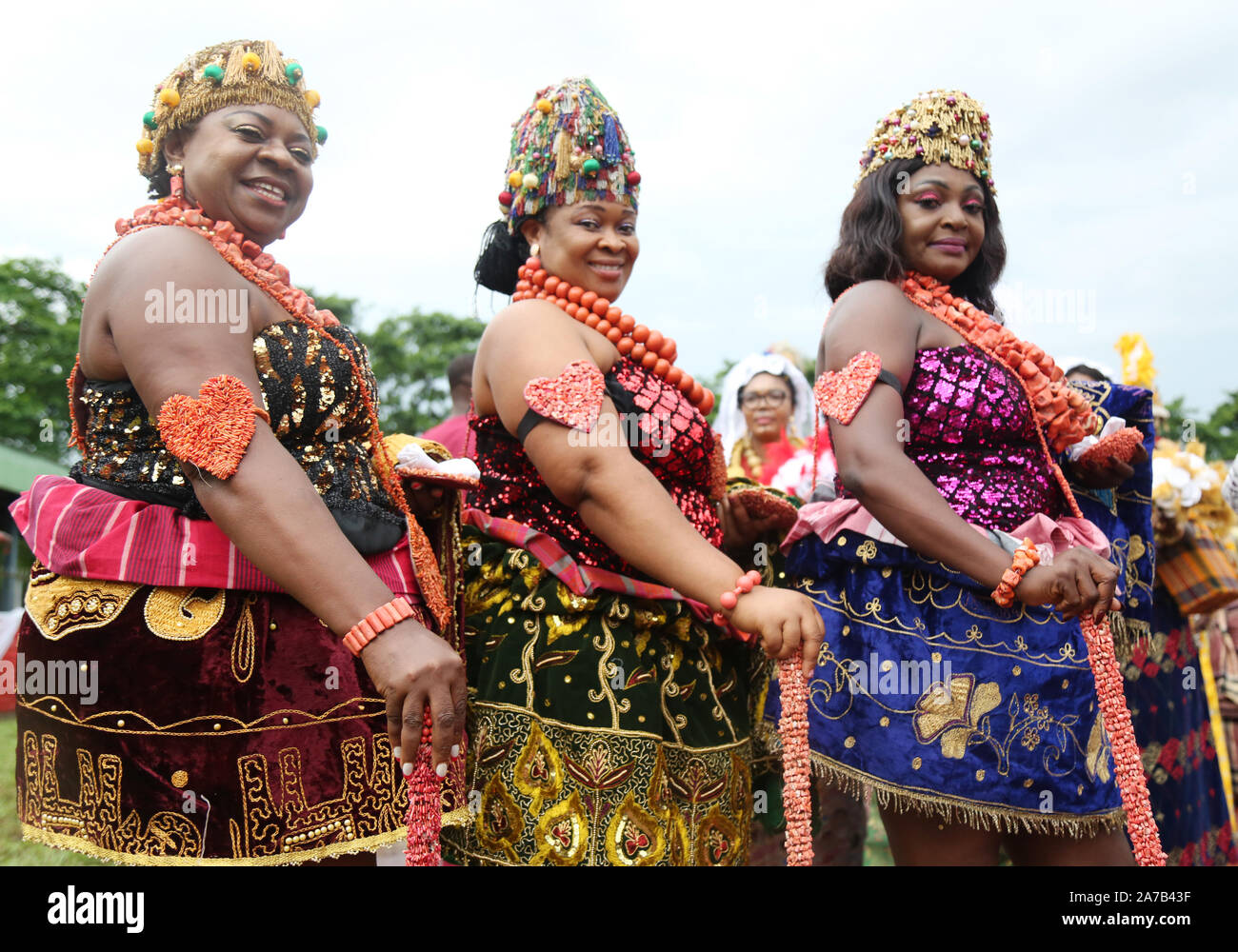 Kalabari Dames of Rivers State présentant la riche culture du Nigeria lors du Festival national des arts et de la culture (NAFEST) dans l'État d'Edo. Banque D'Images