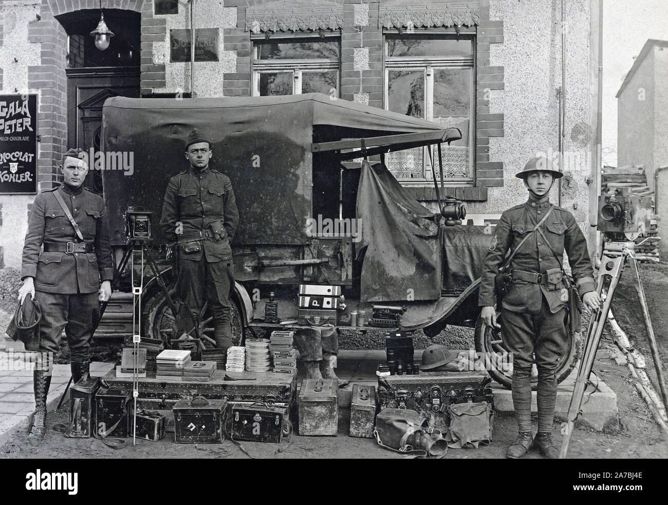 L'Unité photographique, 32e div., avec le matériel photographique utilisé cette date Rengsdorf, Allemagne ca. 1/8/1919 Banque D'Images