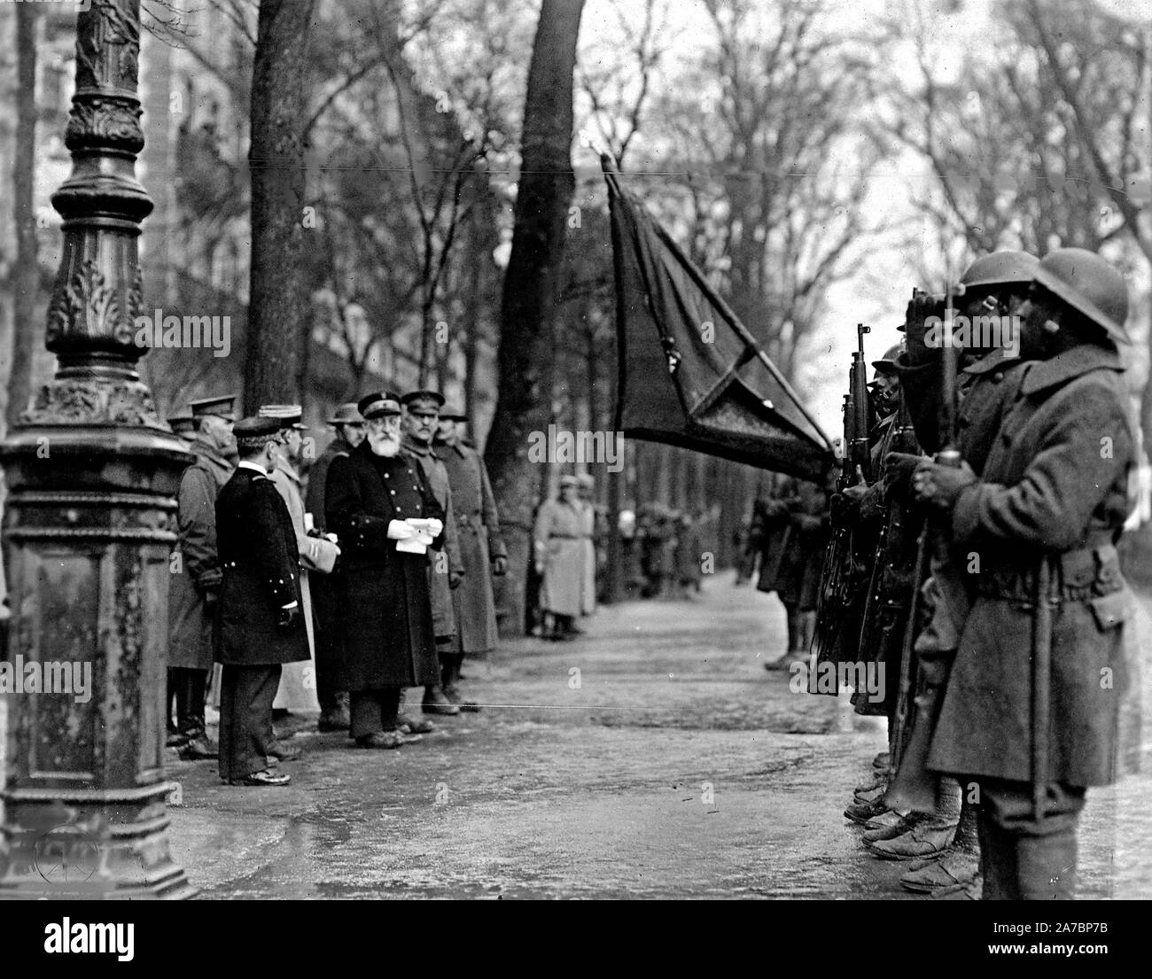 L'amiral Moreau lecture citation A.T.S. Brest, Finistère, France ca. 1/27/1919 Banque D'Images