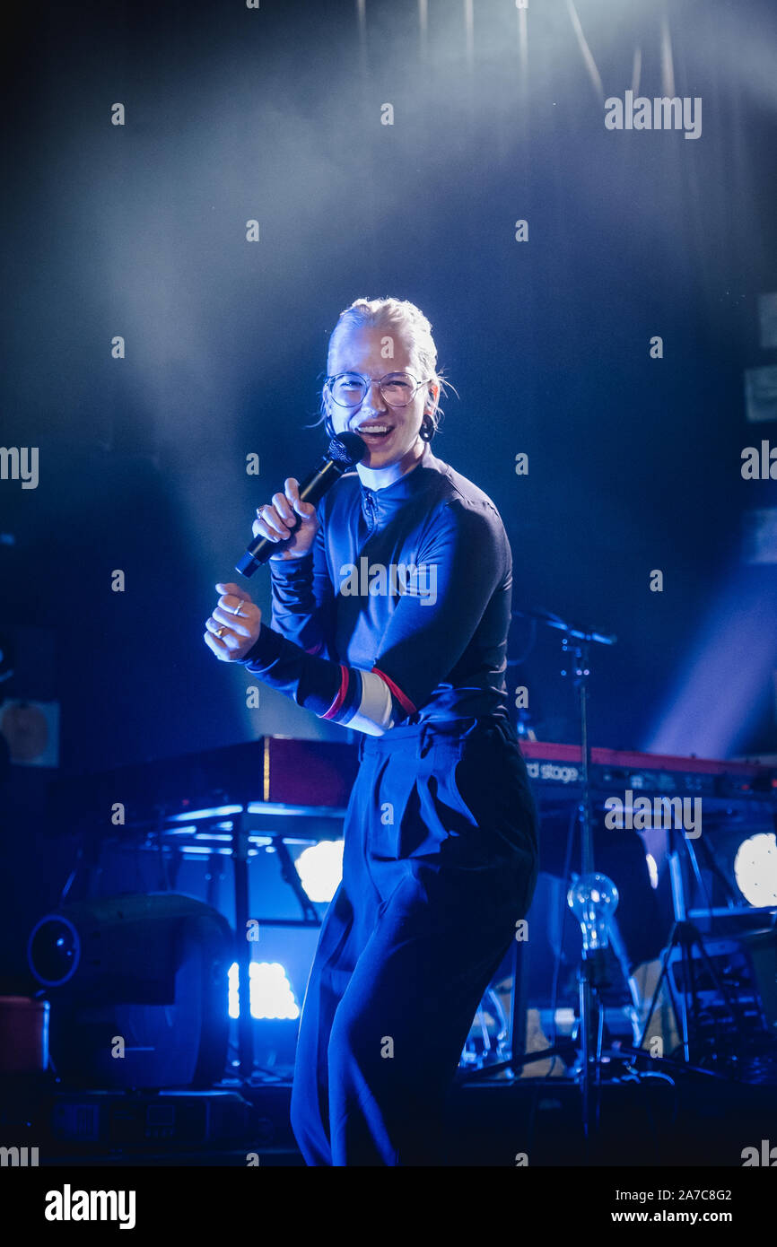 Berne, Suisse. 31 octobre, 2019. Le chanteur et compositeur suisse Stefanie Heinzmann effectue un concert live au Bierhübeli à Berne dans le cadre de son tout que vous avez besoin est Love Tour 2019. (Photo crédit : Gonzales Photo/Tilman Jentzsch/Alamy Live News). Banque D'Images