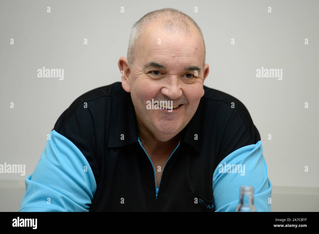 Prague, République tchèque. 06Th Nov, 2019. Joueur anglais Phil Taylor prend la parole lors d'une conférence de presse sur l'exposition appelée légende fléchettes fléchettes Prague Masters 2019, le 1 novembre 2019, à Prague, en République tchèque. Credit : Katerina Sulova/CTK Photo/Alamy Live News Banque D'Images