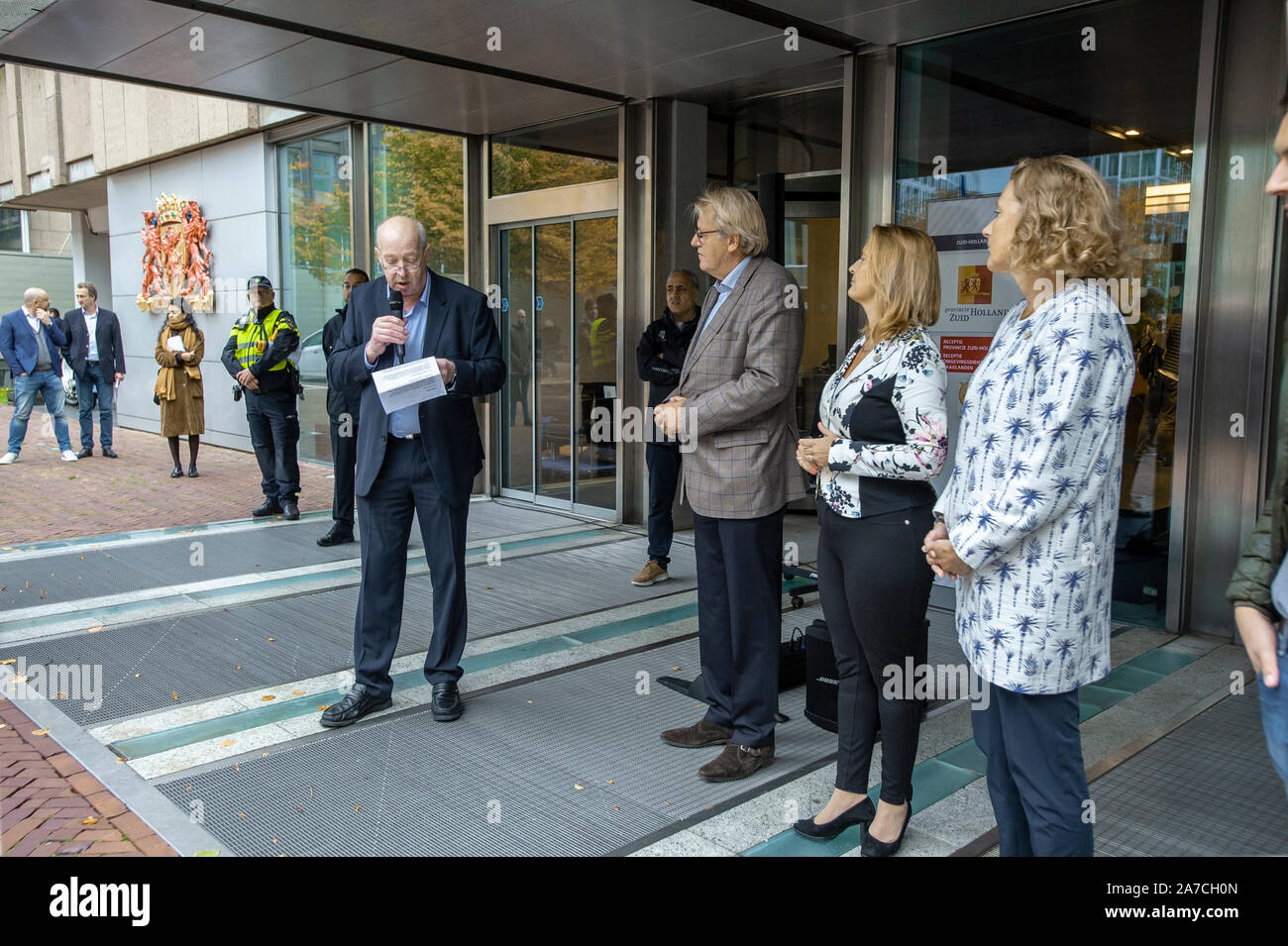 Maison Provinciale, La Haye, Pays-Bas. Lundi 14 octobre, 2019. L'azote et du gouvernement néerlandais guide-lignes. Les agriculteurs néerlandais a pris pour protester contre un Banque D'Images