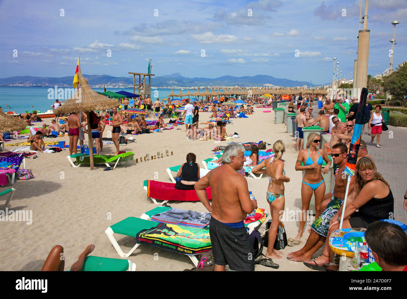 Les gens à la plage Ballermann, Playa de Palma, El Arenal, Majorque, îles Baléares, Espagne Banque D'Images