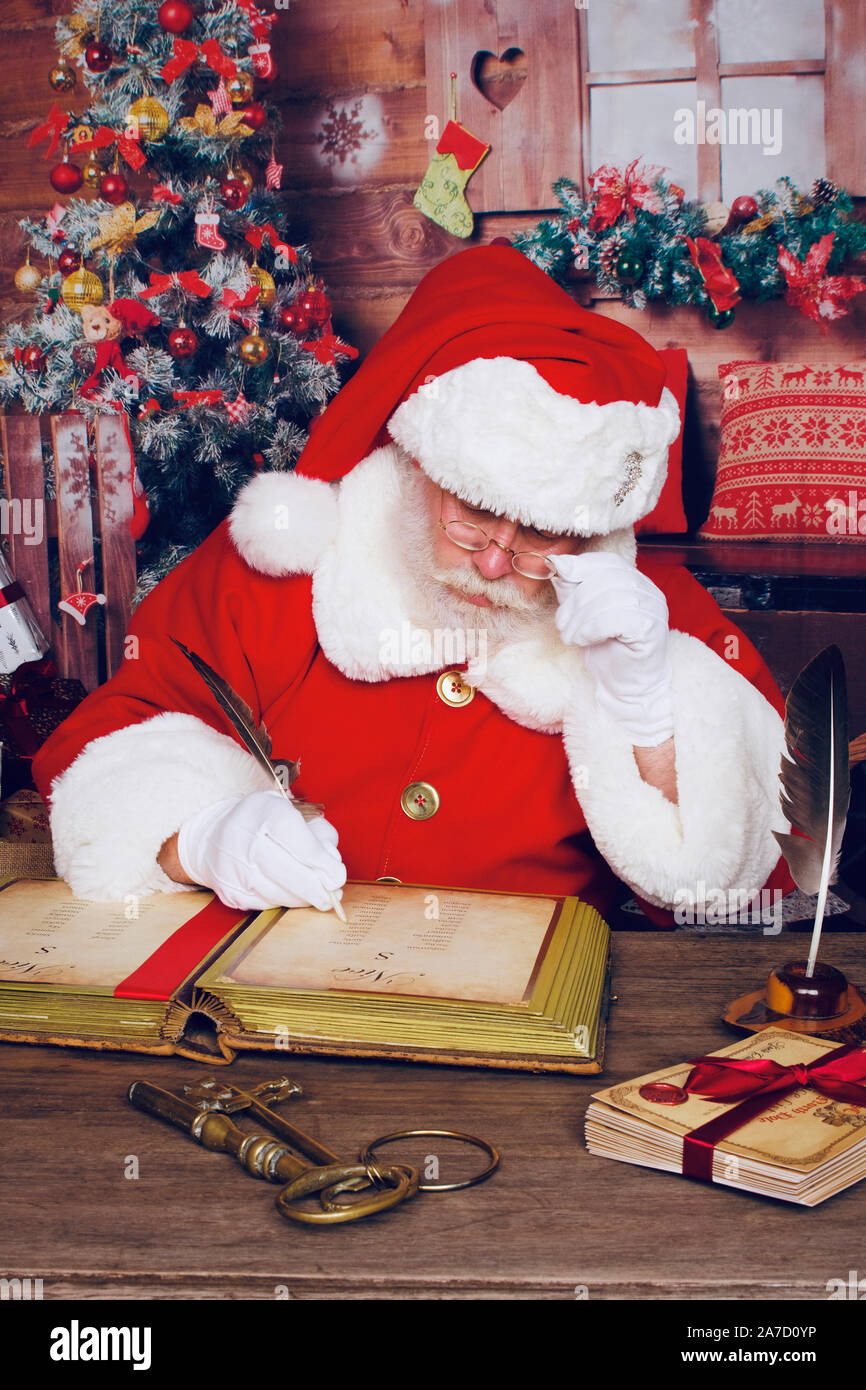 Père Noël professionnel aka Sheldon Scott Crédit : Ben Recteur/Alamy Stock Photo Banque D'Images