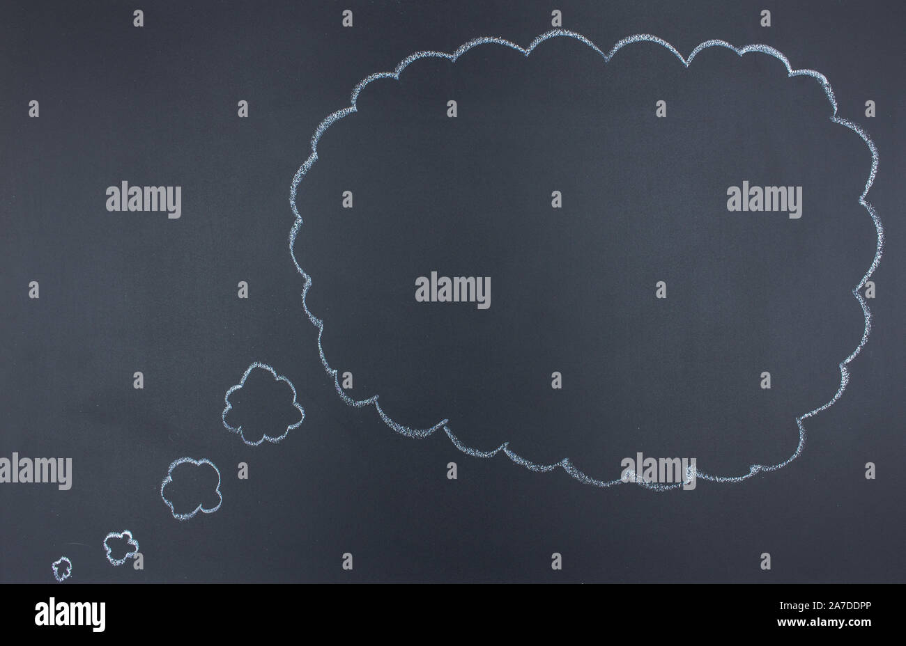 Tableau noir avec craie blanche Bulle Pensée Banque D'Images