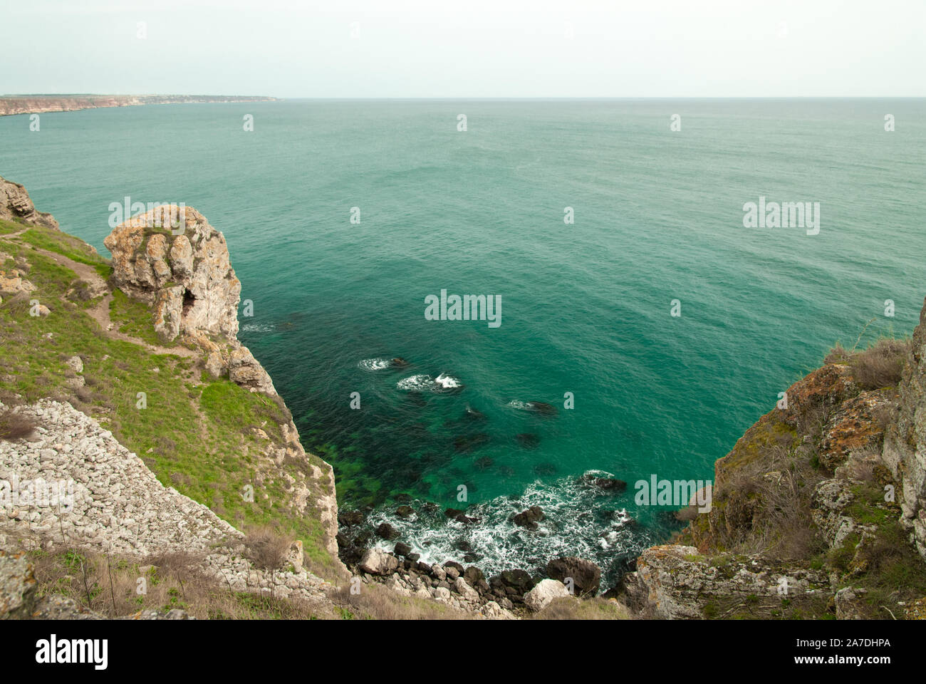 Les falaises du littoral marin près de cap de Kaliakra au nord-est de la mer Noire en Bulgarie Banque D'Images