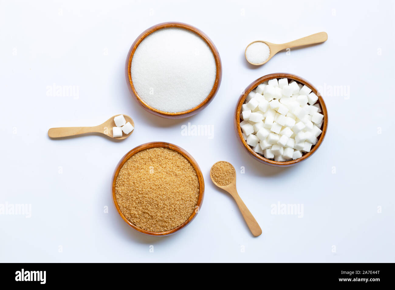 Différents types de sucre sur fond blanc. Banque D'Images