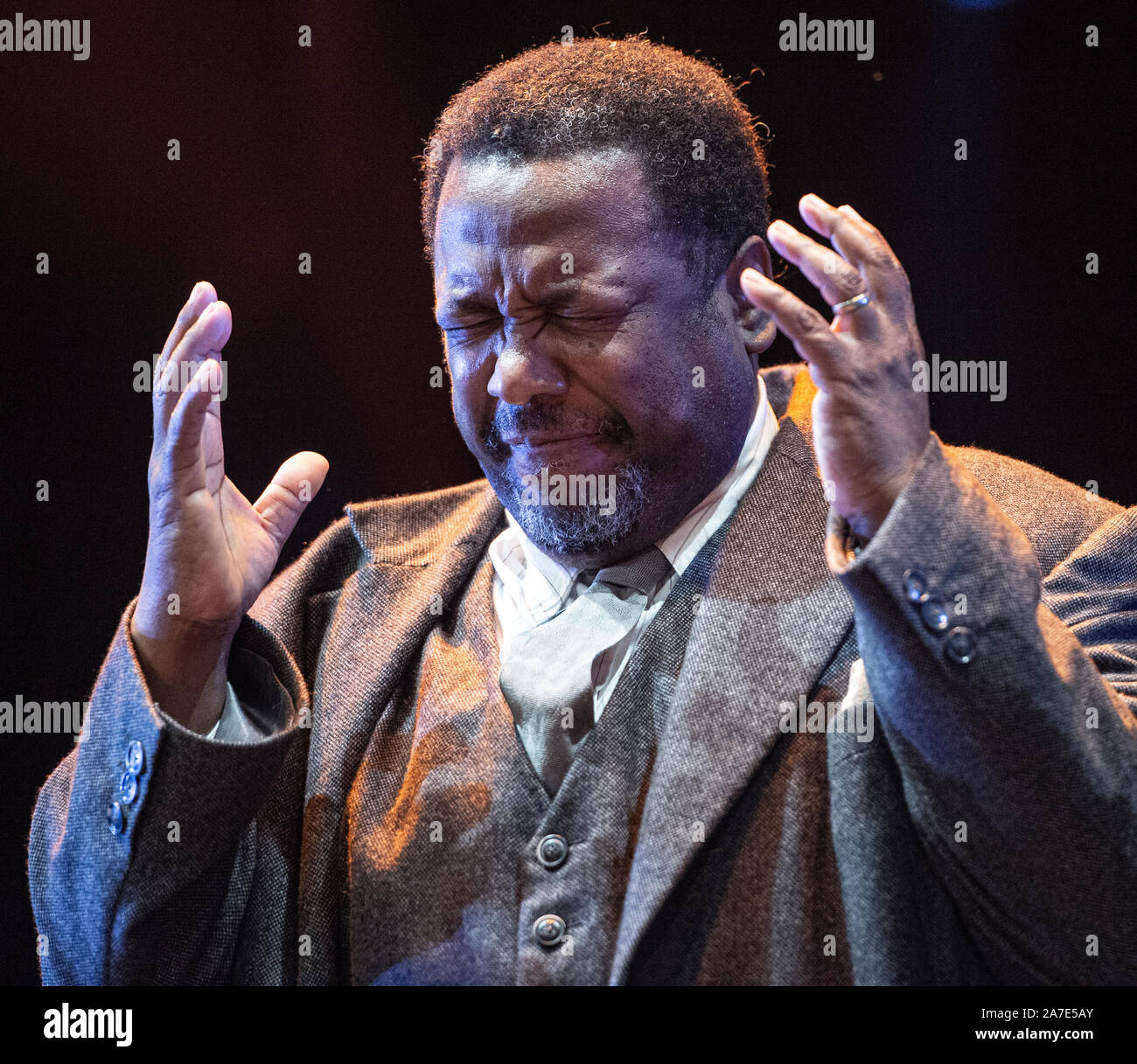 Londres, Royaume-Uni. 1er novembre 2019. Wendell Pierce assiste à l'appel de la photo classique d'Arthur Miller "mort d'un commis voyageur" au Piccadilly Theatre, West End, Londres, Angleterre le 1er novembre 2019 Crédit : Gary Mitchell, GMP Media/Alamy Live News Banque D'Images