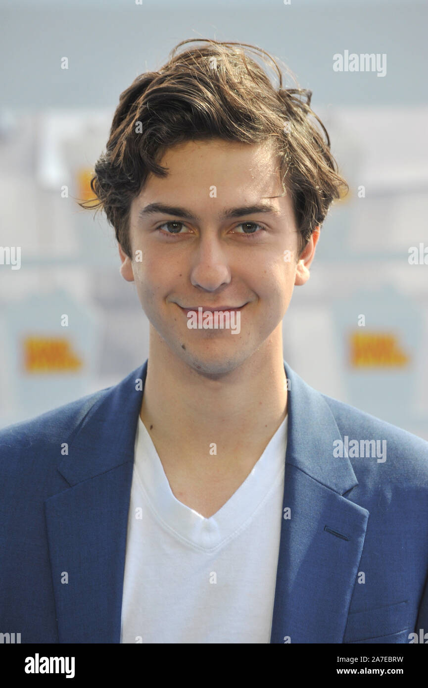 LOS ANGELES, CA - 12 avril 2015 : Nat Wolff au 2015 MTV Movie Awards lors de la Nokia Theatre la vivre. © 2015 Paul Smith / Featureflash Banque D'Images