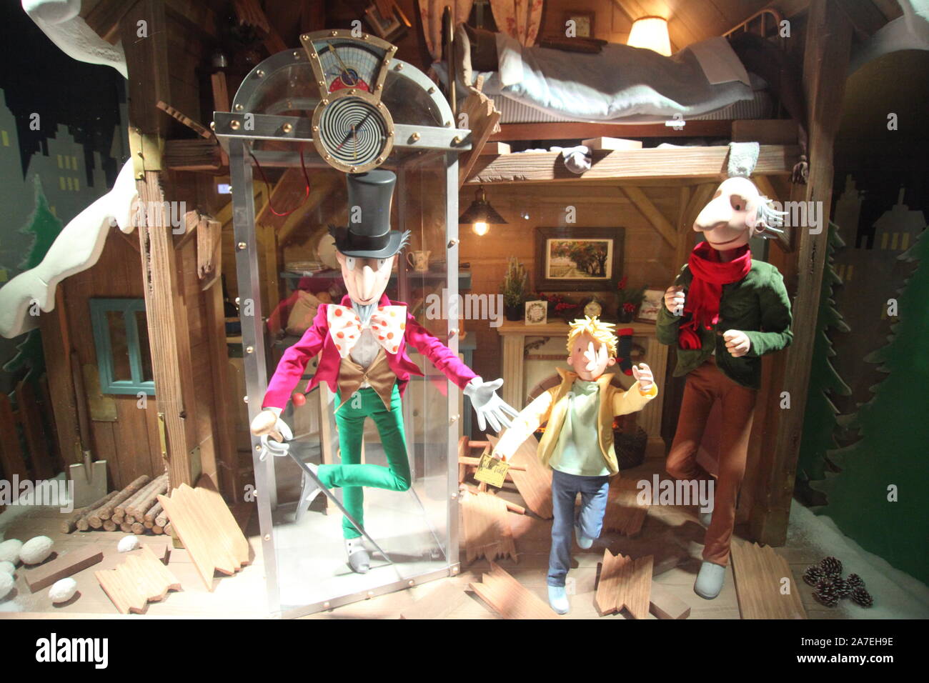 Newcastle sur Tyne, Royaume-Uni, 1er novembre 2019, a révélé que la fenêtre de Noël Fenwick Charlie et la Chocolaterie sur Northumberland Street, Crédit : David Whinham/Alamy Live News Banque D'Images