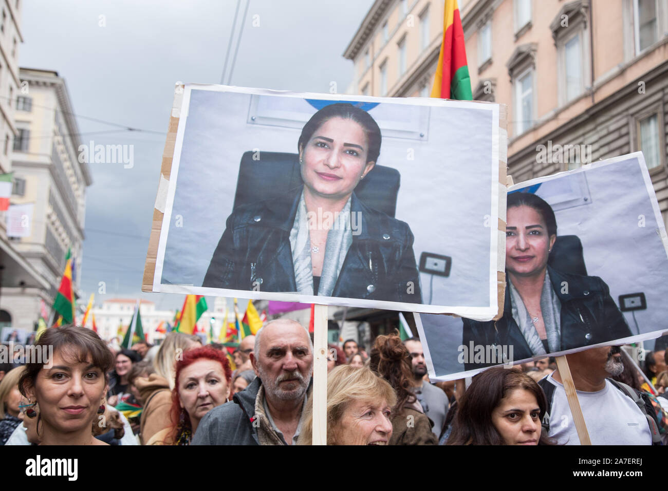 Rome, Italie. 06Th Nov, 2019. Des milliers de personnes de toute l'Italie a participé à Rome à la 'Je reste avec la manifestation des Kurdes, organisée pour protester contre l'armée turque contre la Syrie contre la population kurde. (Photo de Matteo Nardone/Pacific Press) Credit : Pacific Press Agency/Alamy Live News Banque D'Images