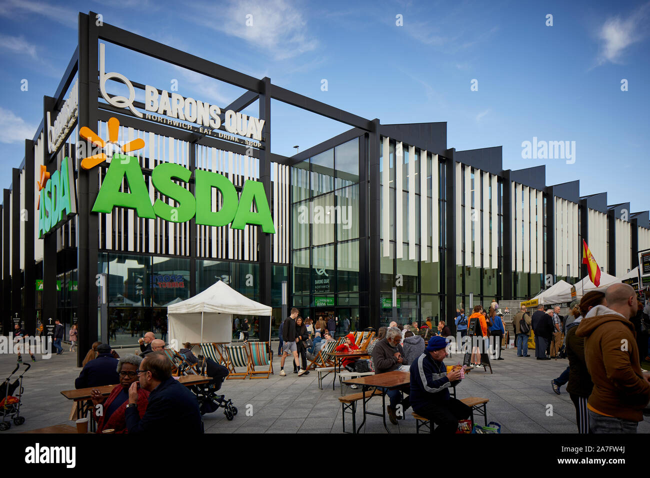 Northwich, Cheshire ville marché Barons modernes Quay Shopping Center avec de grandes ASDA superstore Banque D'Images