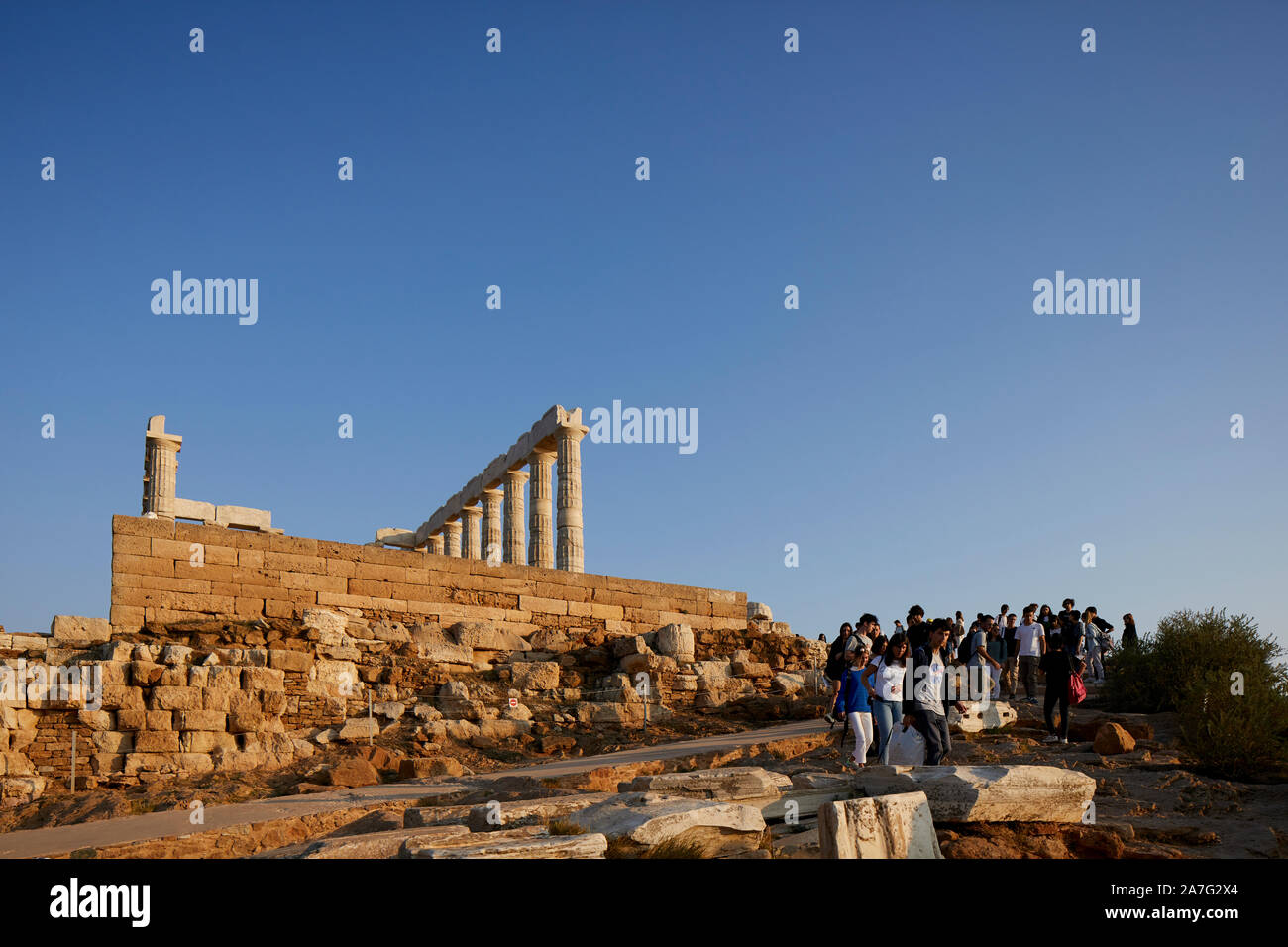 Grèce La Grèce antique temple de Poséidon au Cap Sounion, construit au cours de 444-440 avant J.-C., est l'un des principaux monuments de l'âge d'or d'Athènes. C'est Banque D'Images