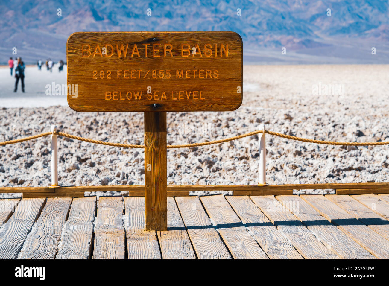 Death Valley National Park, en Californie. Le bassin de Badwater, 282 pieds au-dessous du niveau de la mer Banque D'Images