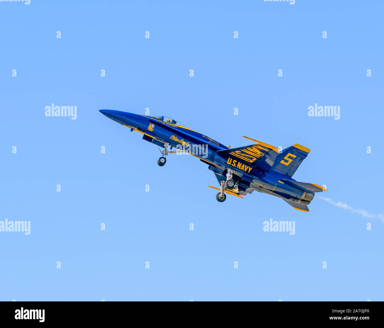 Blue Angel F-18 Hornet au décollage Banque D'Images