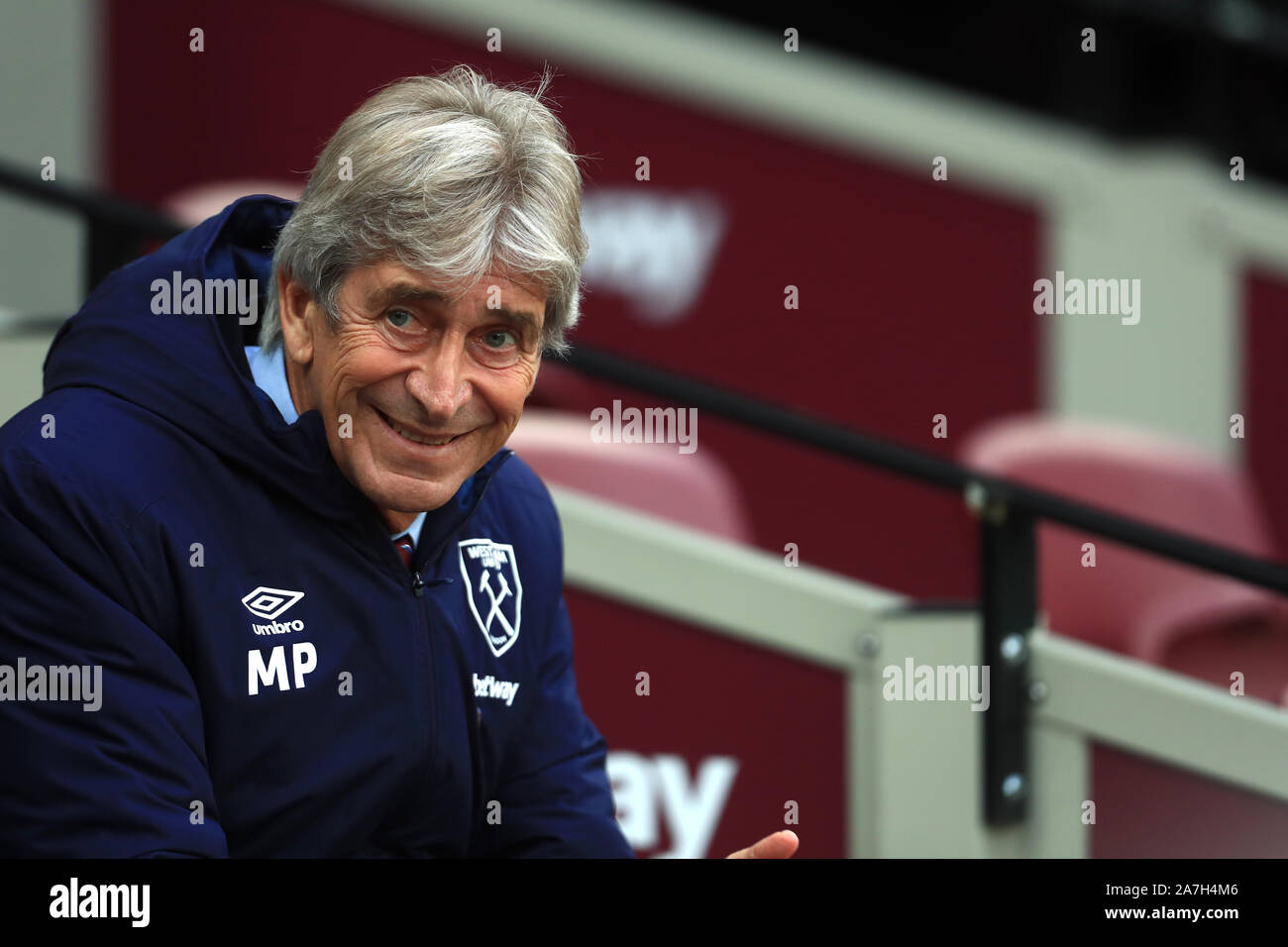 Londres, Angleterre 2 NOVEMBRE West Ham's manager Manuel Pellegrini au cours de la Premier League match entre Newcastle et West Ham United United au Boleyn Ground de Londres, le samedi 2 novembre 2019. (Crédit : Leila Coker | MI News) photographie peut uniquement être utilisé pour les journaux et/ou magazines fins éditoriales, licence requise pour l'usage commercial Crédit : MI News & Sport /Alamy Live News Banque D'Images