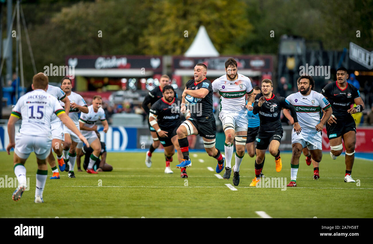 Londres, Royaume-Uni. 09Th Nov, 2019. Ben Comte de Sarrasins avec la balle pendant le match de rugby Premiership Gallagher entre sarrasins et London Irish à l'Allianz Park, Londres, Angleterre. Photo par Phil Hutchinson. Credit : UK Sports Photos Ltd/Alamy Live News Banque D'Images