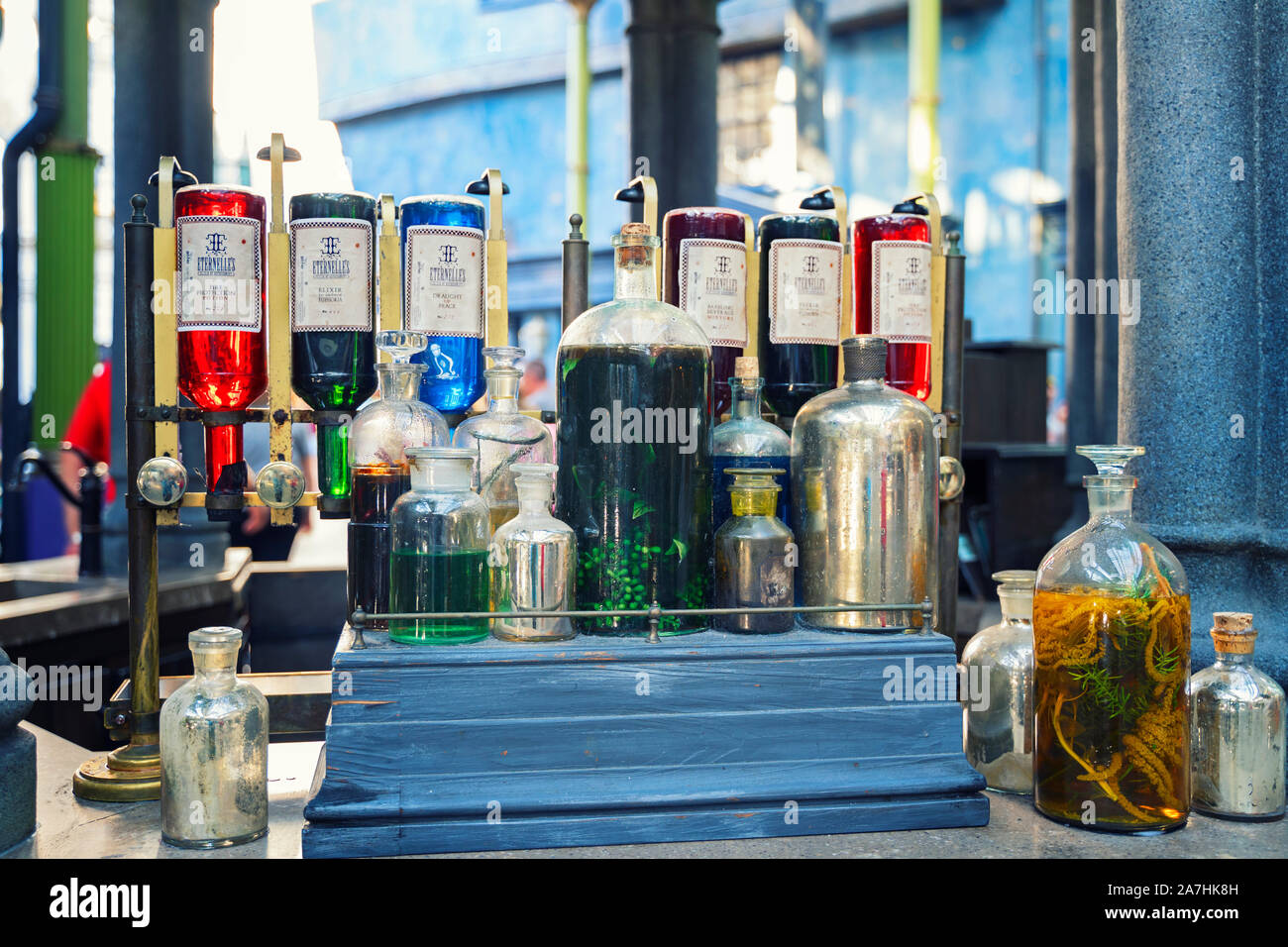 L'Eternelle de l'élixir d'un kiosque, des boissons rafraîchissantes et de potions, Wizarding World of Harry Potter, Chemin de Traverse, Universal Studios, Orlando Banque D'Images