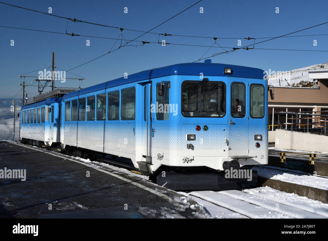 Rigi chemins;rigibahnen;railcar no.11;remorque conduite no21;rigi kulm station;suisse Banque D'Images