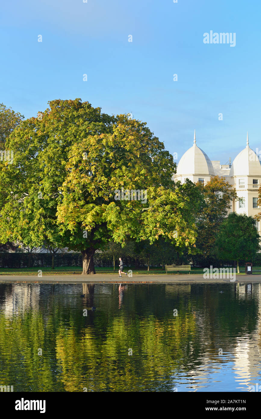 En cours d'exécution, Regent's Park, North West London, Royaume-Uni Banque D'Images