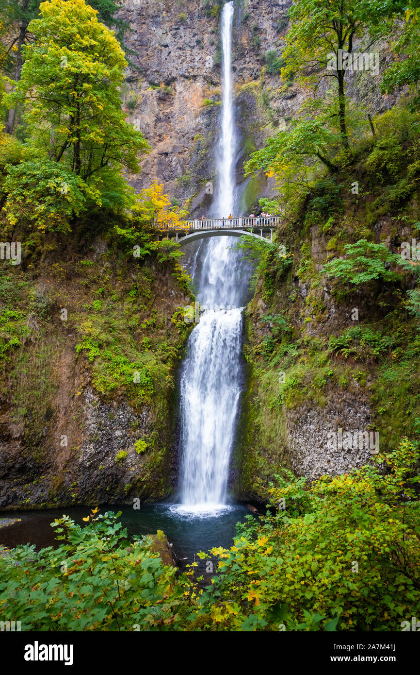 Multnomah Falls dans la Columbia River Gorge, Oregon. Banque D'Images