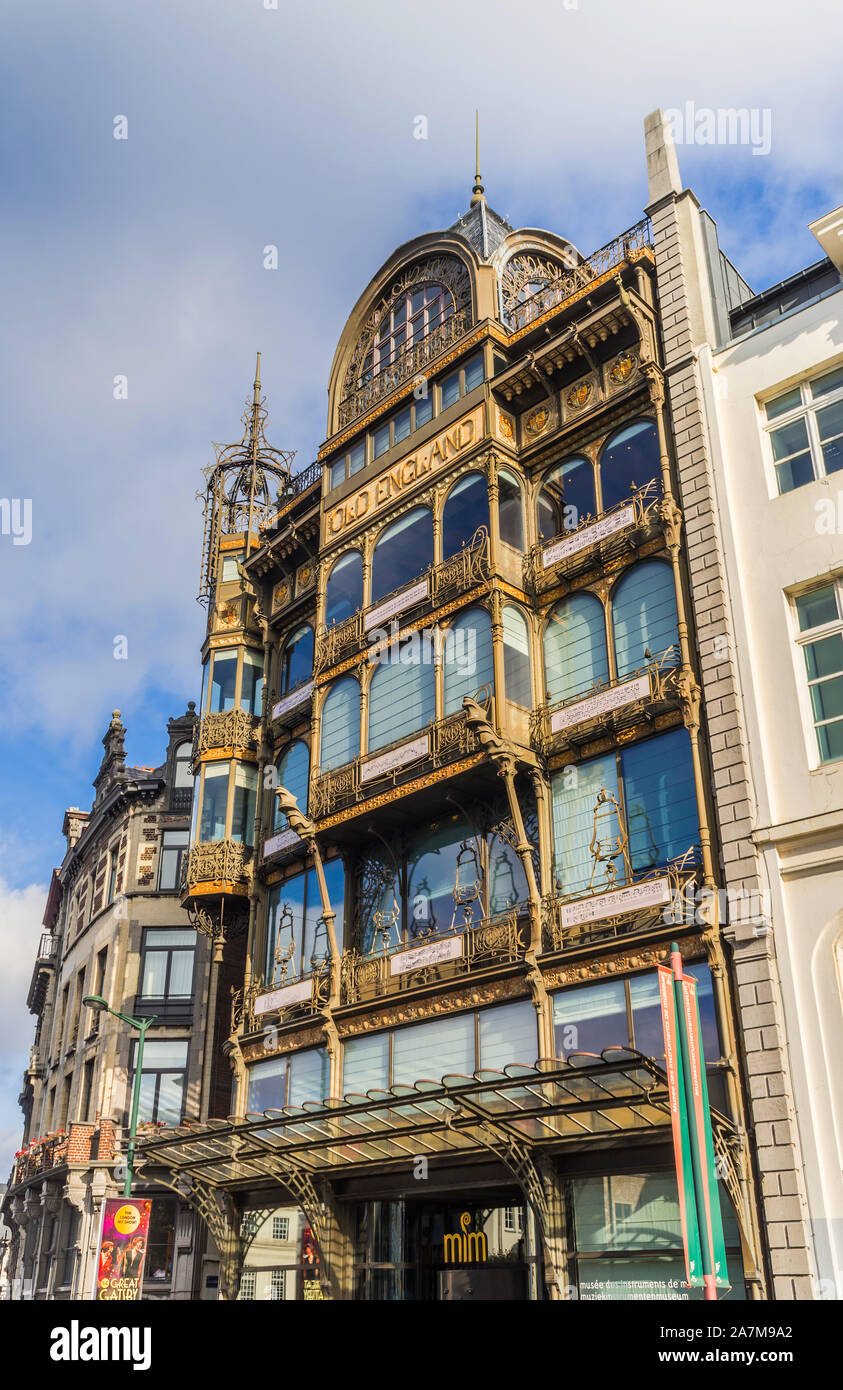 'Vieille Angleterre' Art Nouveau (ancien grand magasin) maintenant le "musée des instruments de musique', Place Royale, Bruxelles, Belgique. Banque D'Images