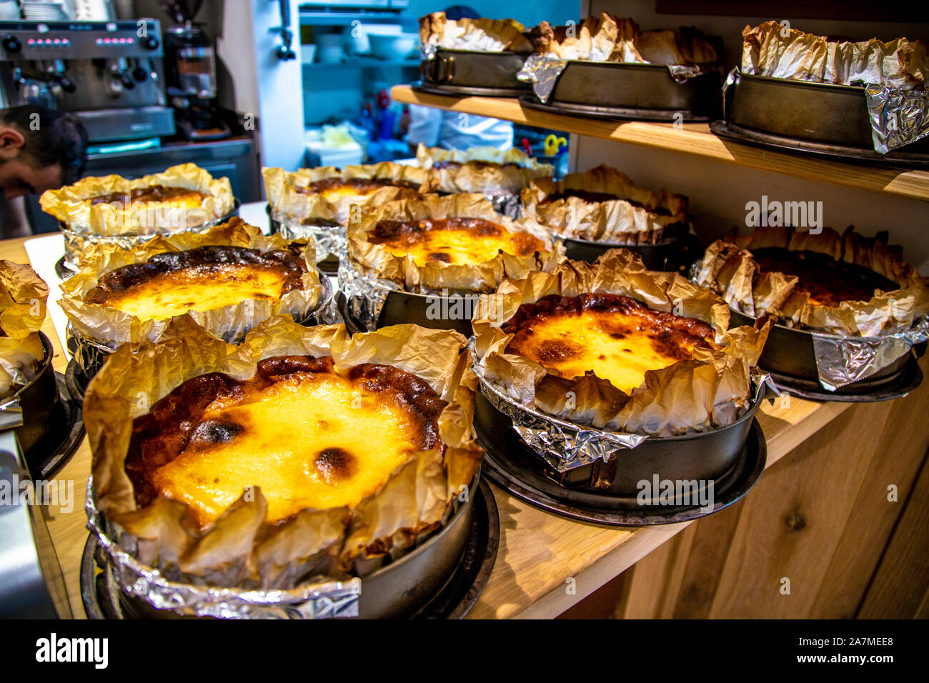 Célèbre gâteau au fromage basque brûlé à La Viña, San Sebastian, Espagne Banque D'Images