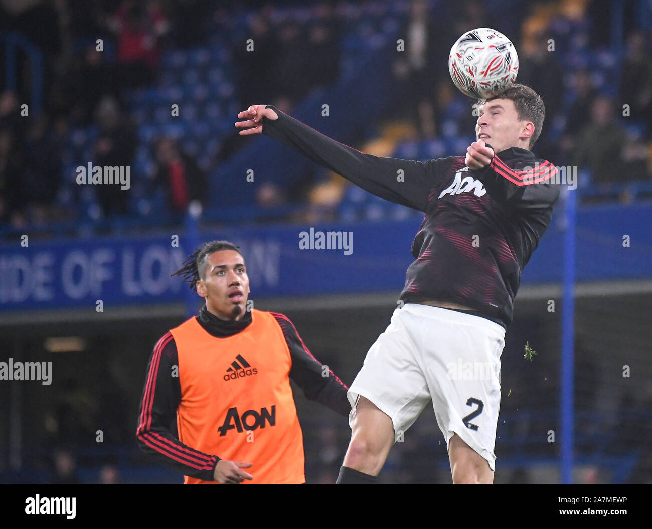 Londres, Angleterre - le 18 février 2019 : Victor Lindelof de Manchester en photo avant de la FA Cup 2018/19 5e tour match entre Chelsea et Manchester United à Stamford Bridge. Banque D'Images
