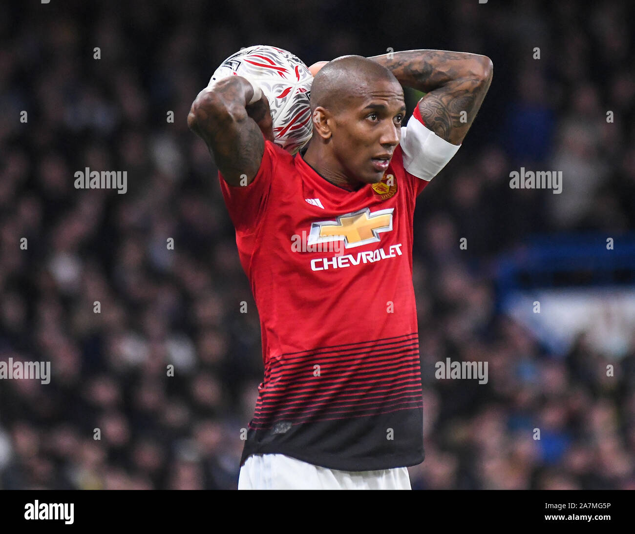 Londres, Angleterre - le 18 février 2019 : Ashley Young de Manchester en photo au cours de la FA Cup 2018/19 5e tour match entre Chelsea et Manchester United à Stamford Bridge. Banque D'Images
