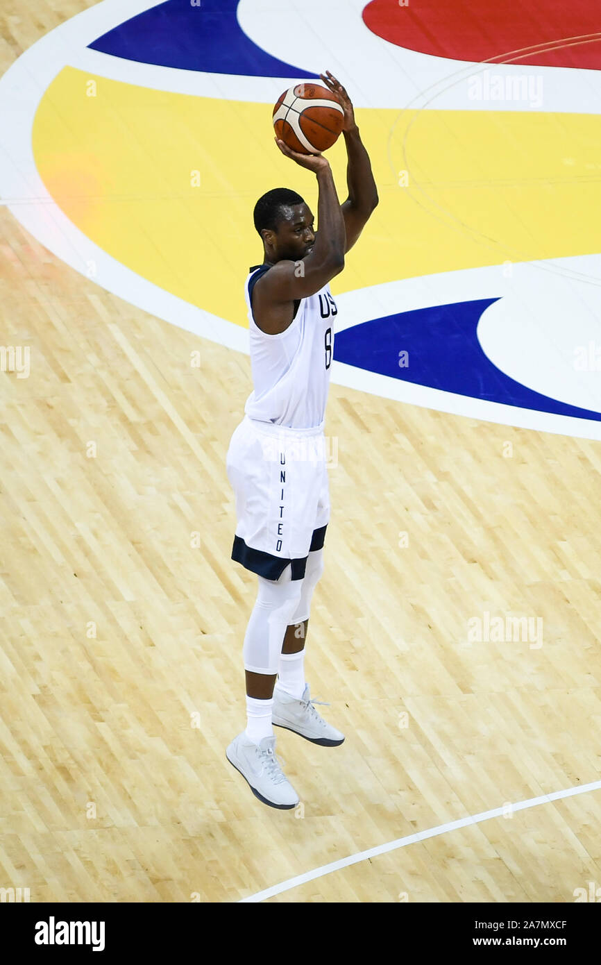 Joueur de basket-ball professionnel américain qui joue pour les Sacramento  Kings de la National Basketball Association (NBA) Harrison Barnes, sauts à  scor Photo Stock - Alamy