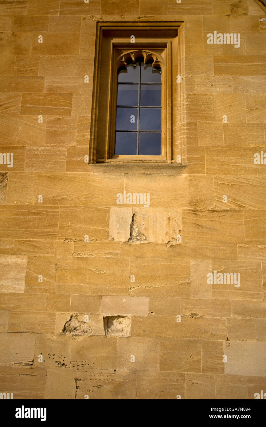 Close up de Headington mur de pierre blocs et fenêtre, Christ Church College, Oxford, Angleterre Banque D'Images