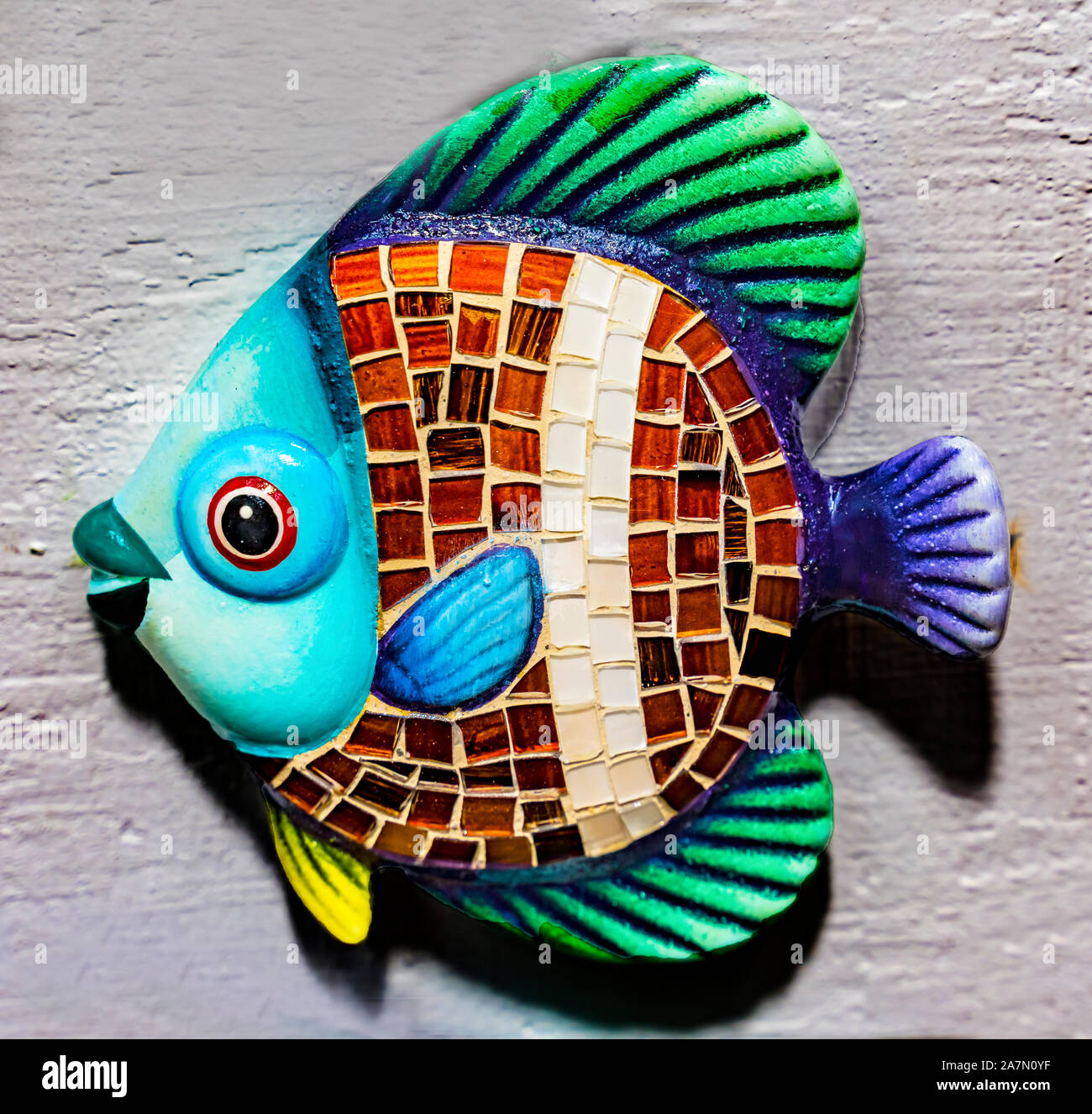 Poisson en céramique de couleur Bleu Vert Place du marché mexicain Souvenirs San Antonio au Texas. Banque D'Images