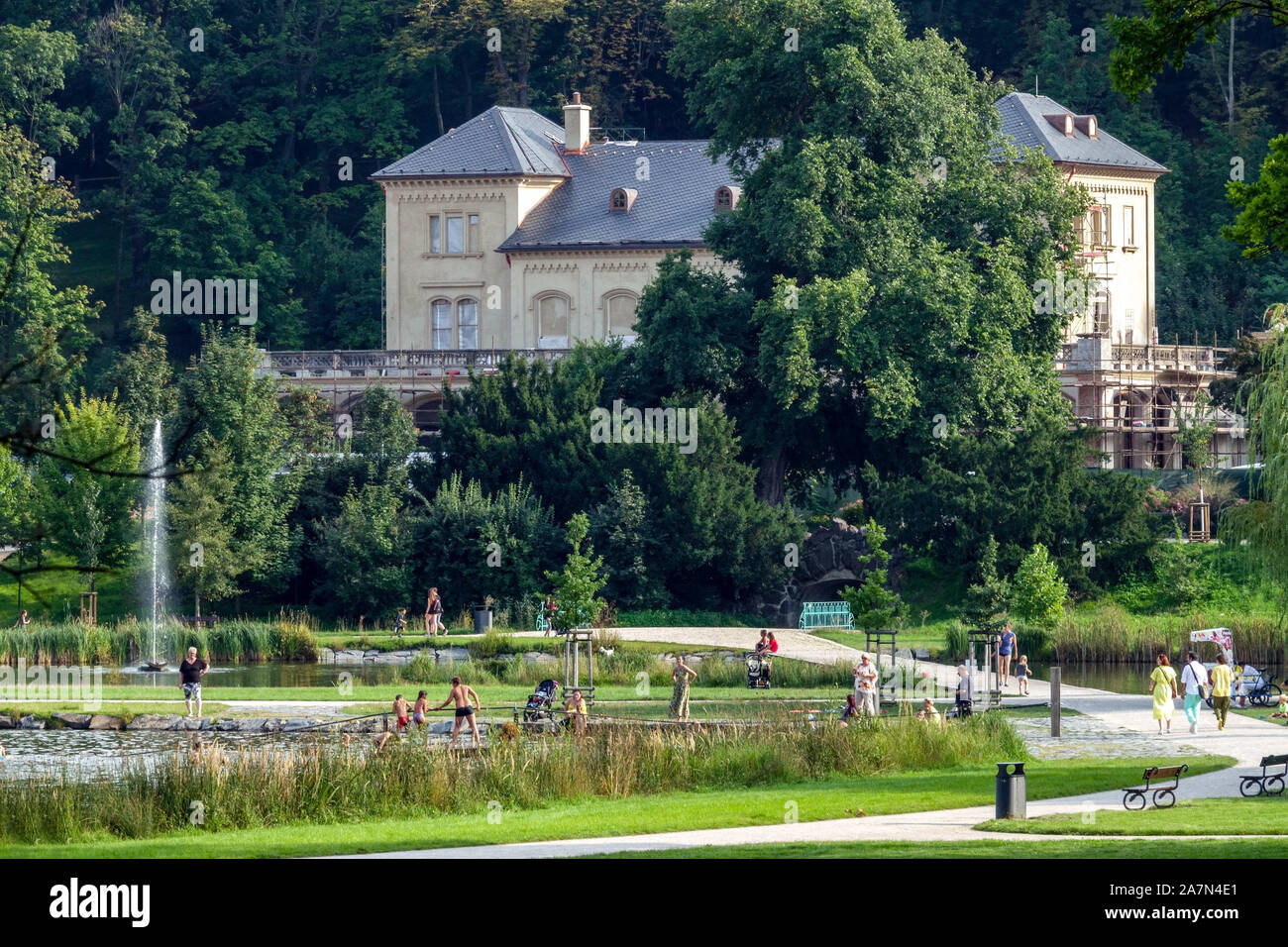 Stromovka Prague Holesovice Restaurant Slechtovka dans le parc de la ville Banque D'Images