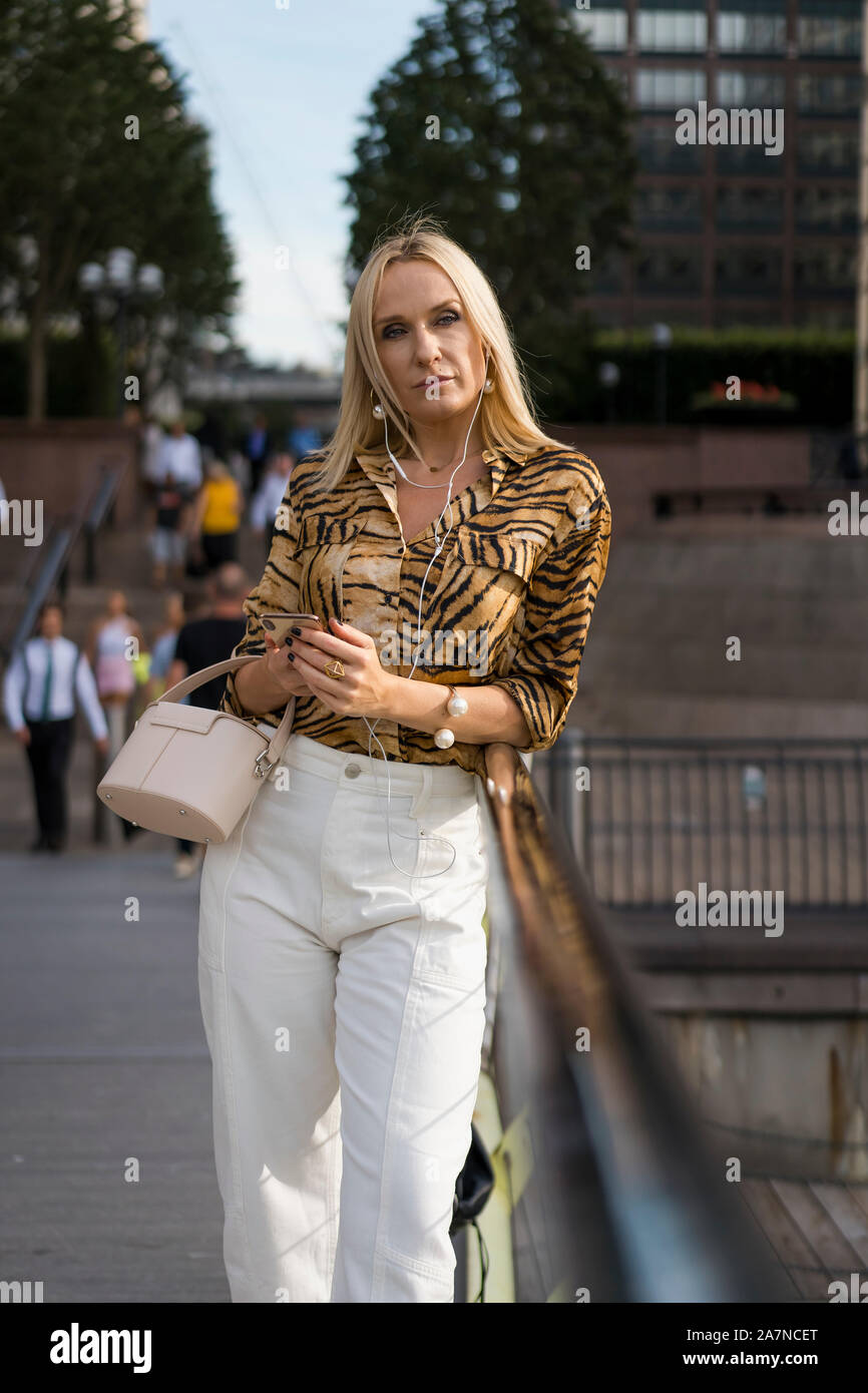 Femme d'affaires à Londres Banque D'Images