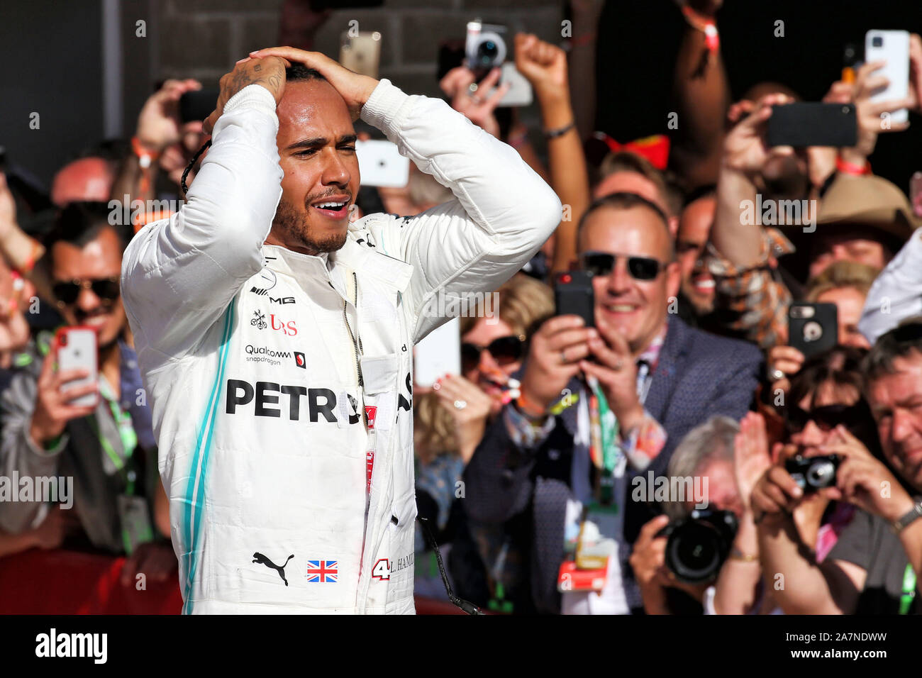 La Mercedes de Lewis Hamilton célèbre remportant son sixième championnat du monde les États-Unis Grand Prix sur le circuit des Amériques, Austin, Texas. Banque D'Images