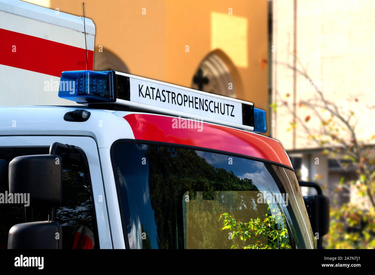 Véhicule d'urgence avec l'inscription - protection en cas de catastrophe du Katastrophenschutz Banque D'Images