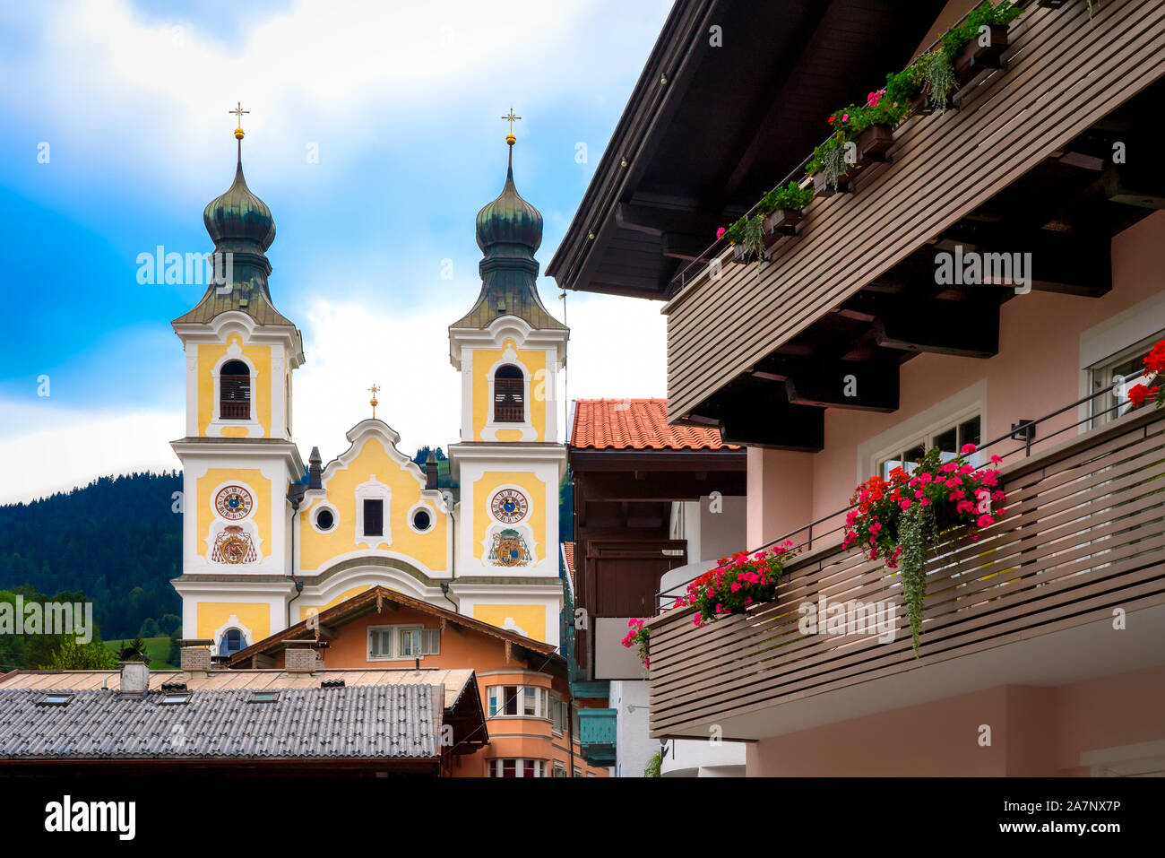 L'église paroissiale catholique romaine St. James et Saint-léonard de Hopfgarten im Brixental, Tyrol (Autriche)un Banque D'Images