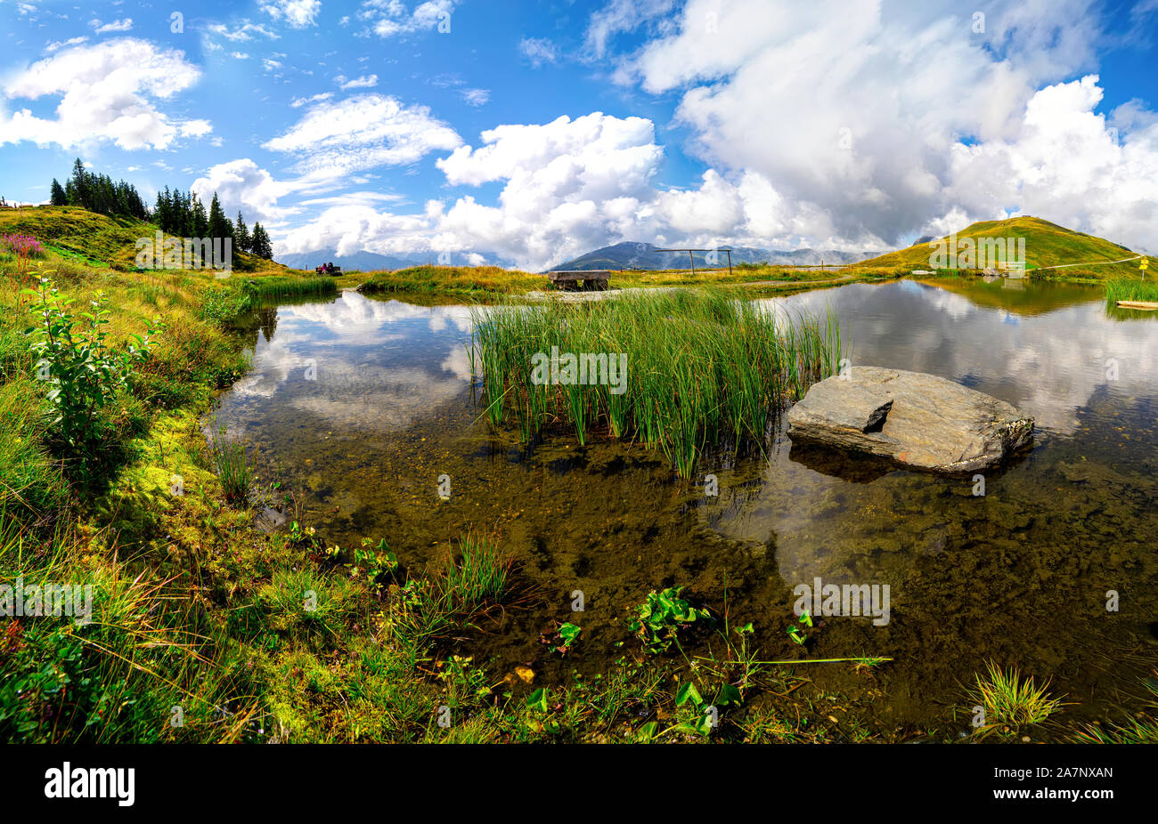 Vue sur les sommets magnifiques et la beauté des Alpes de Kitzbühel. Hollersbach, Autriche Banque D'Images