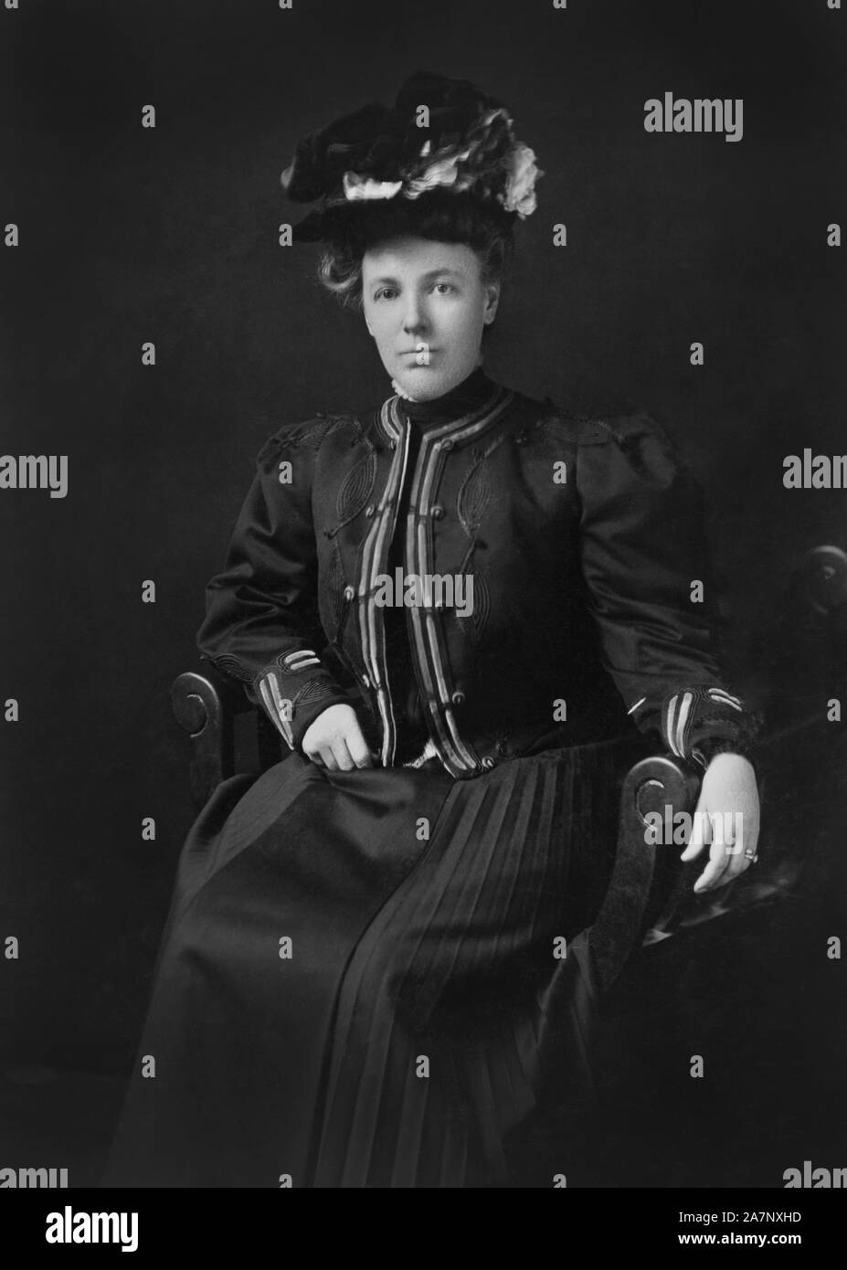 Helen Herron Taft (1861-1943), première dame des États-Unis 1909-1913 en tant qu'épouse du Président américain William Howard Taft, Three-Quarter Length Portrait assis au cours de William Howard Taft au poste de secrétaire de la guerre, photo de Barnet McFee Clinedinst, 1905 Banque D'Images